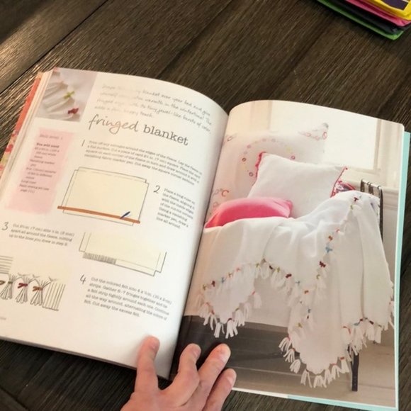 Fleece Fantastic: 35 Cute, Cozy, and Quick Projects to Make and Give Book - Picture 15 of 16